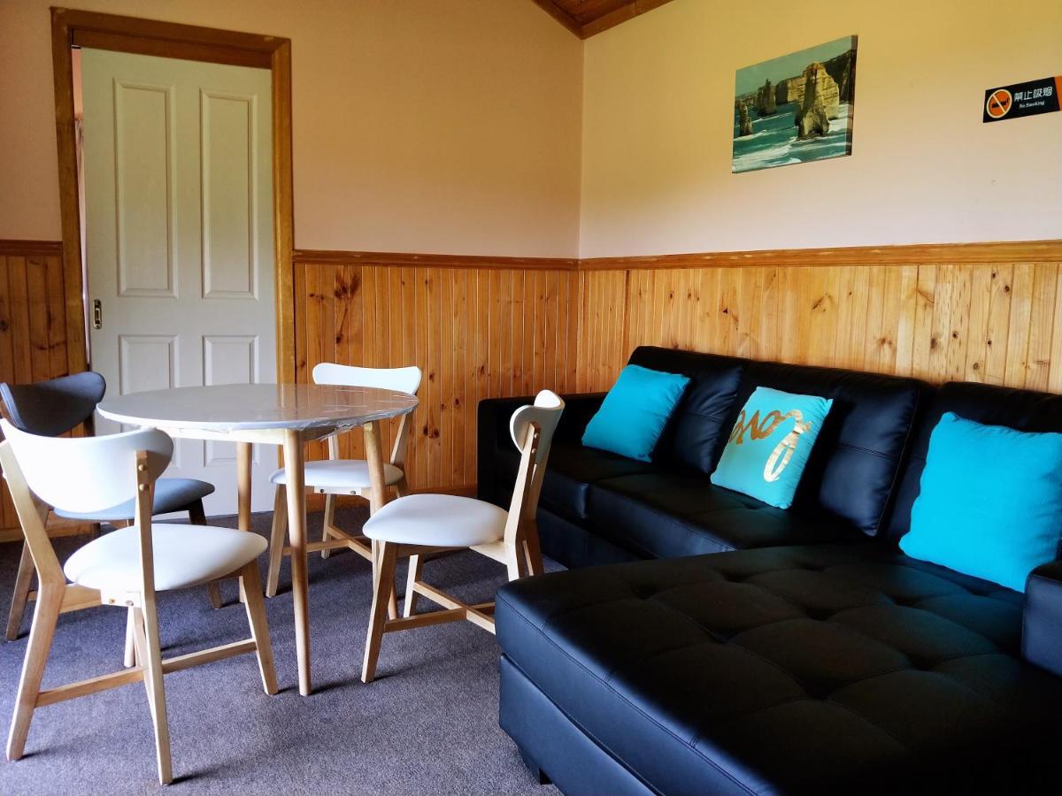 Twelve Apostles & Country Retreat