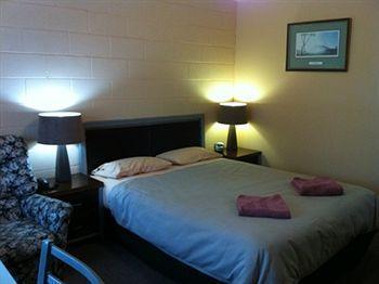 Twelve Apostles & Country Retreat 3*