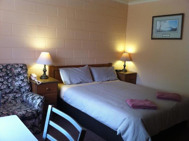 Twelve Apostles & Country Retreat 3*