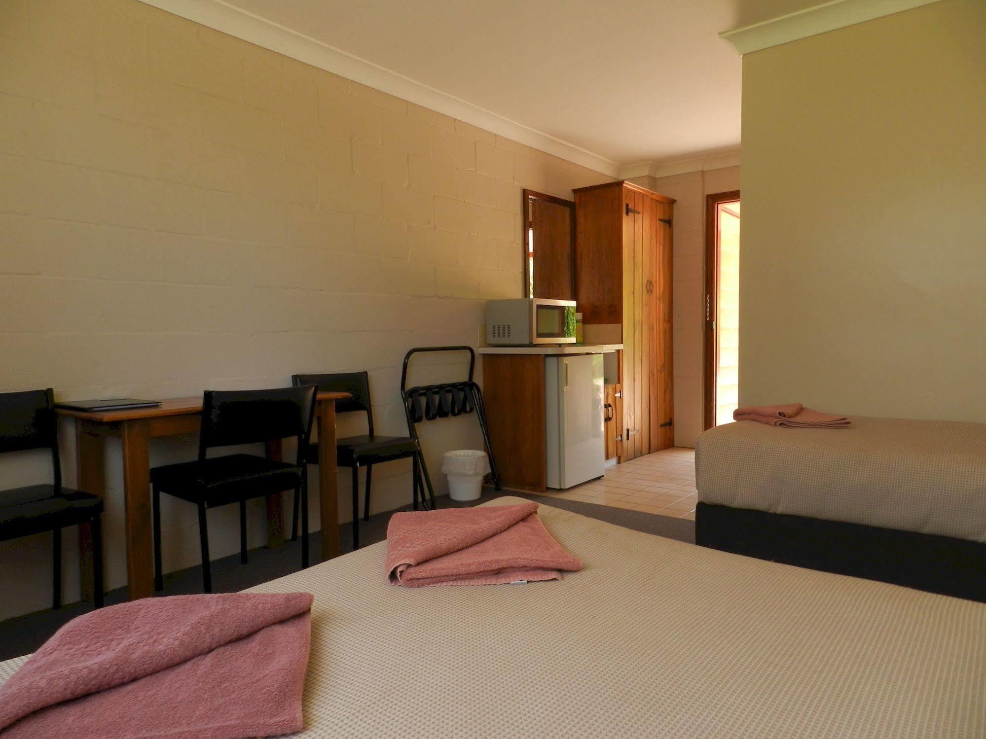 Twelve Apostles & Country Retreat Motel