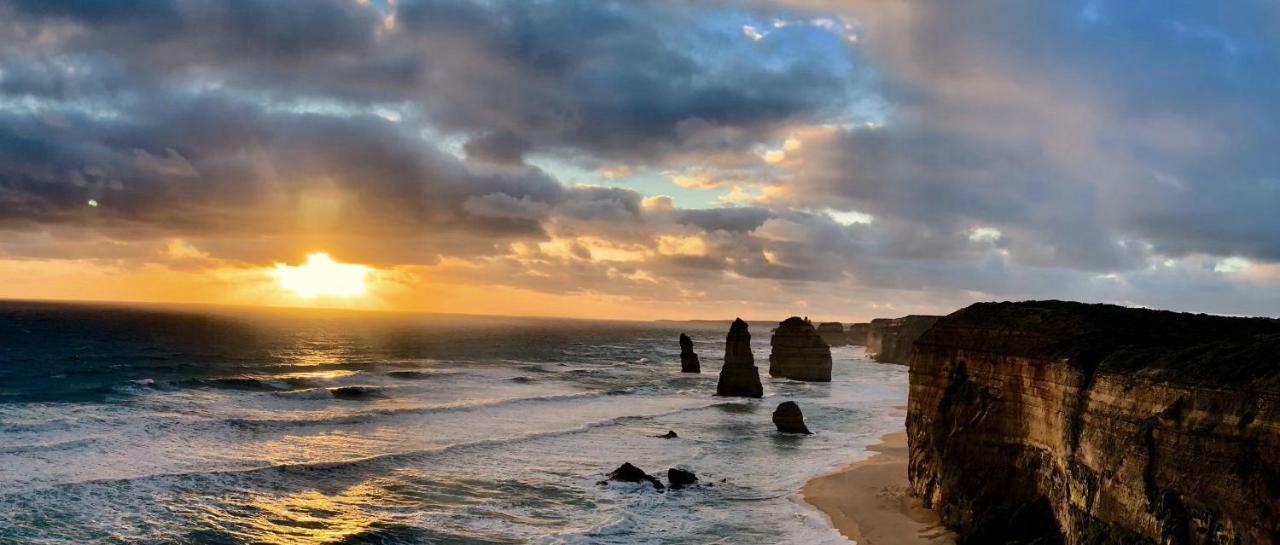 Twelve Apostles & Country Retreat Princetown
